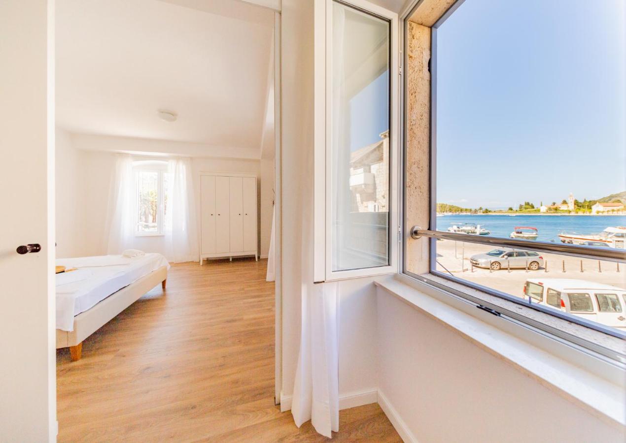 Central Seaside Residence Віс Екстер'єр фото