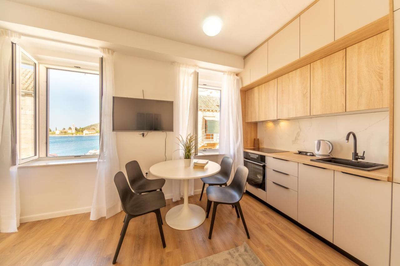Central Seaside Residence Віс Екстер'єр фото