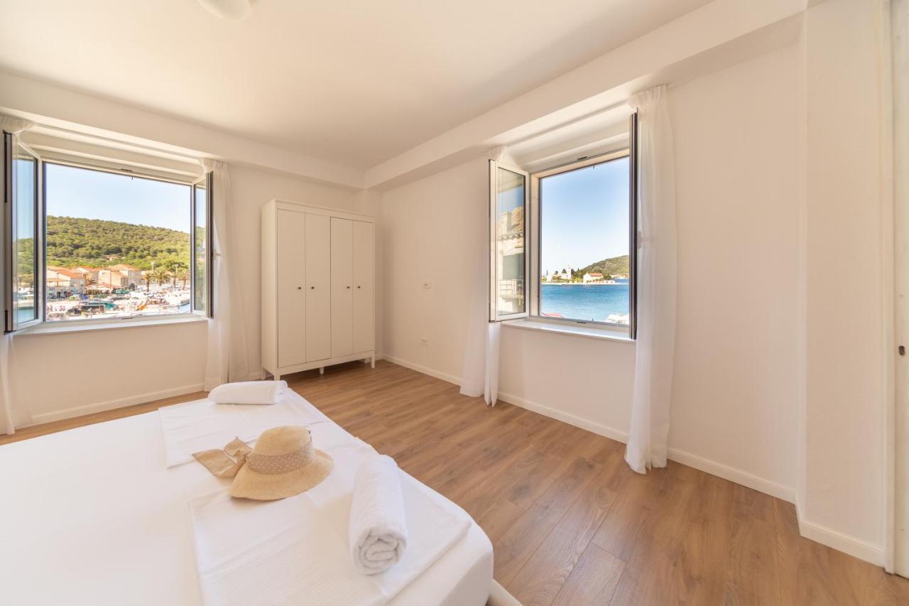 Central Seaside Residence Віс Екстер'єр фото